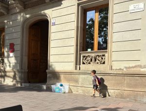 Convivència a les places